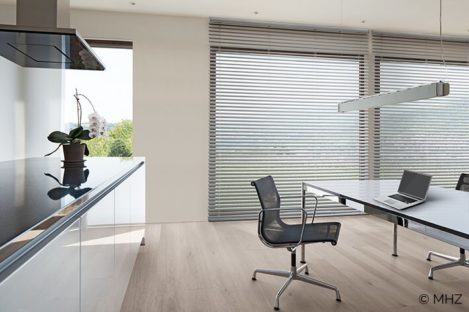 Jalousie klassisch breite Fenster MHZ