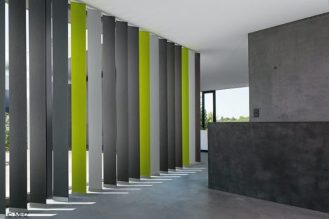 Vertikaljalousie Abwechslung modern