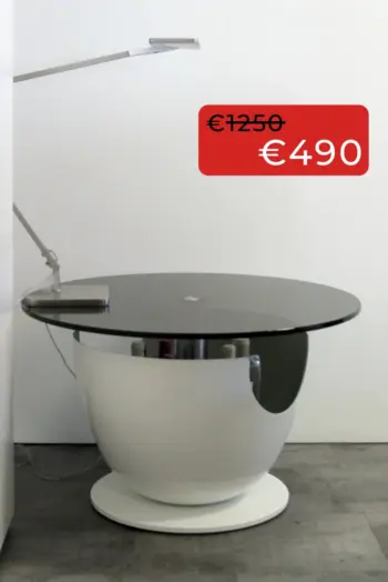 Couchtisch mit Flaschenablage Couchtisch mit Flaschenablage